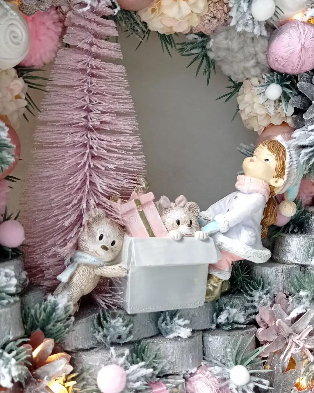 Guirlanda Natalina Rosa com Miniaturas TVN51