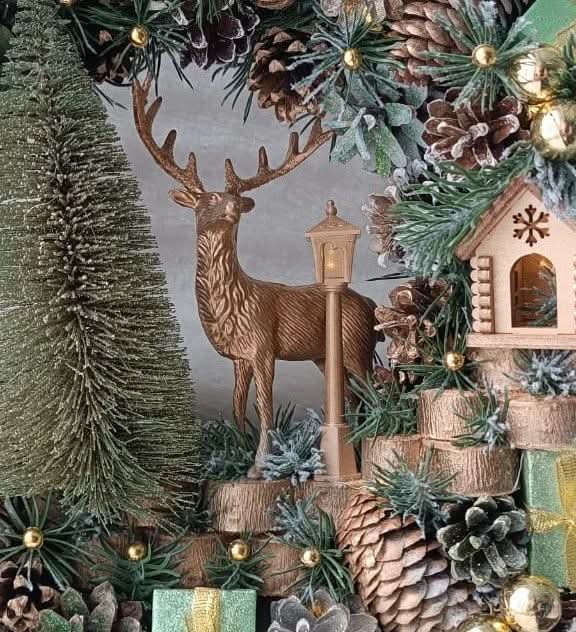 Guirlanda Natalina com Rena e Detalhes Dourados TVN53