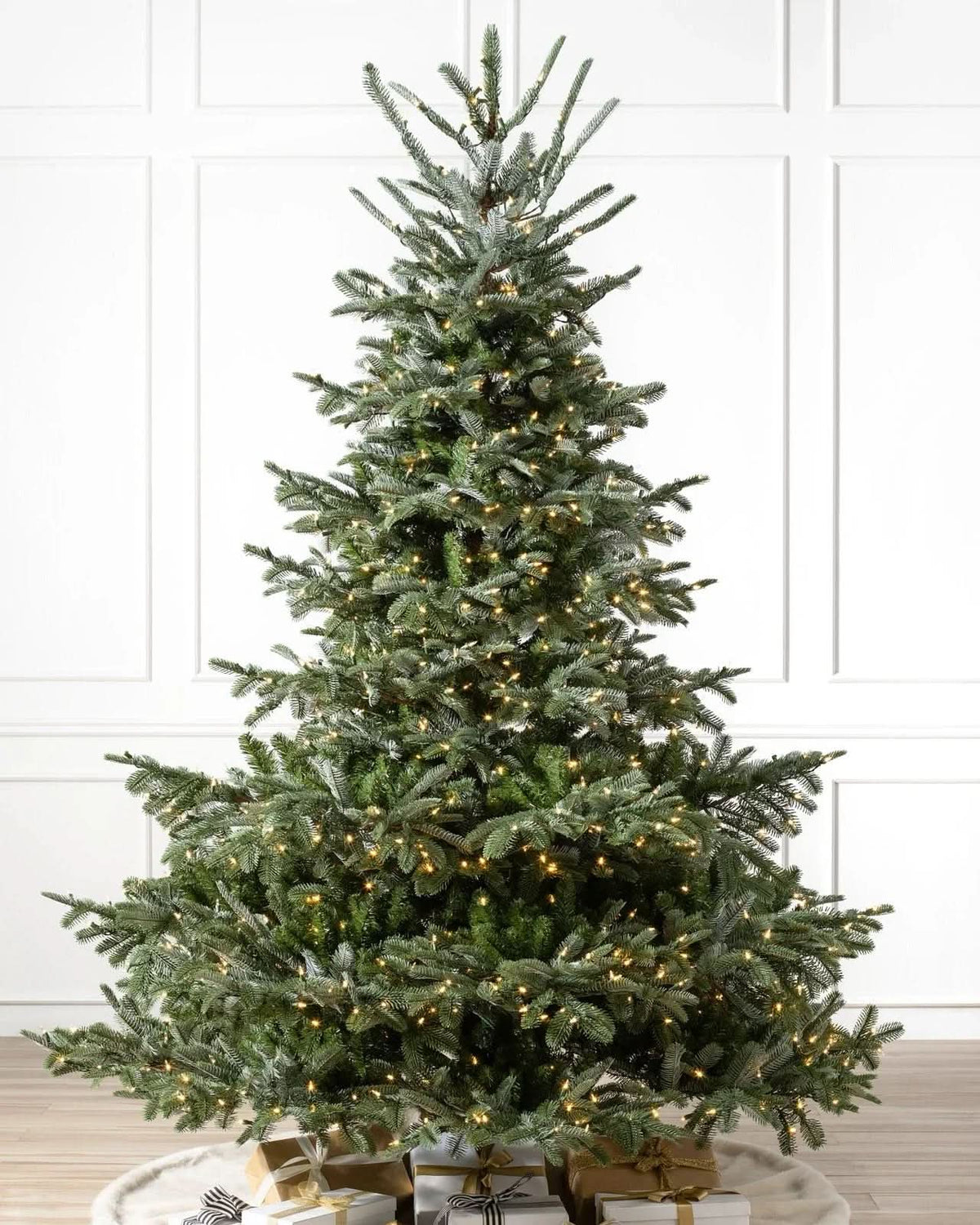 Árvore de Natal European Fir 1,80 m com Galhos Articulados e Leds TVN03